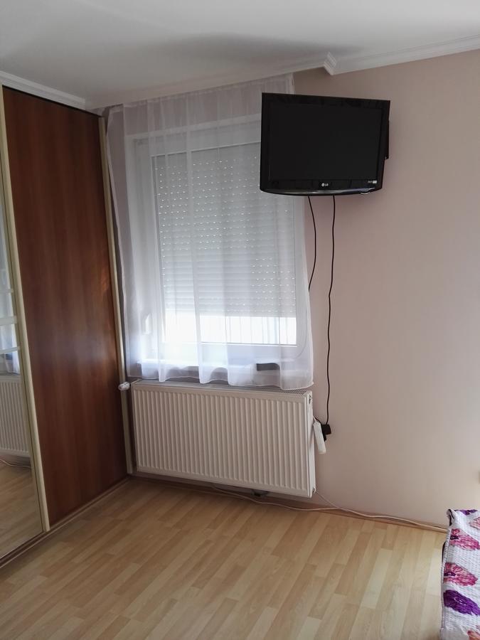 Kiskucko Apartman ไฮจ์ดุสโซบอสโล ภายนอก รูปภาพ